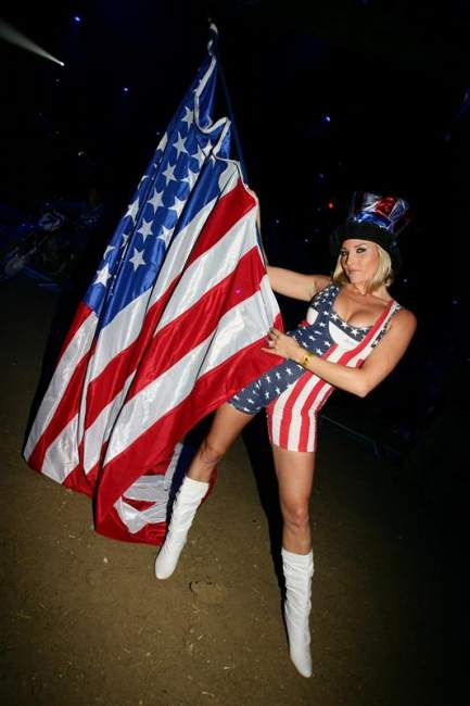 The Paris-Bercy SX had its customary cheerleaders and