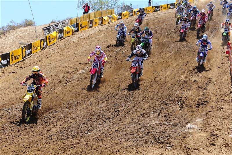 Mike Alessi (800) got the first 450cc holeshot...