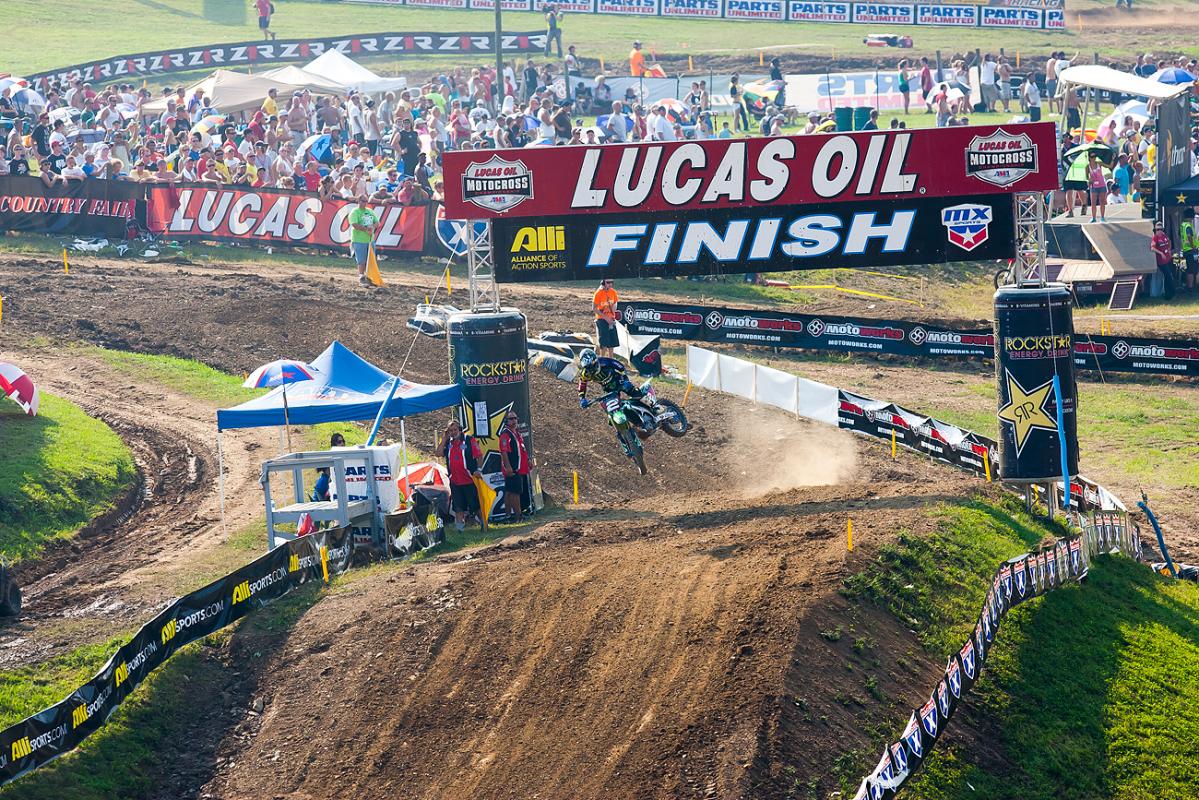 Villopoto leading moto 2. First lap... Nobody in sight.