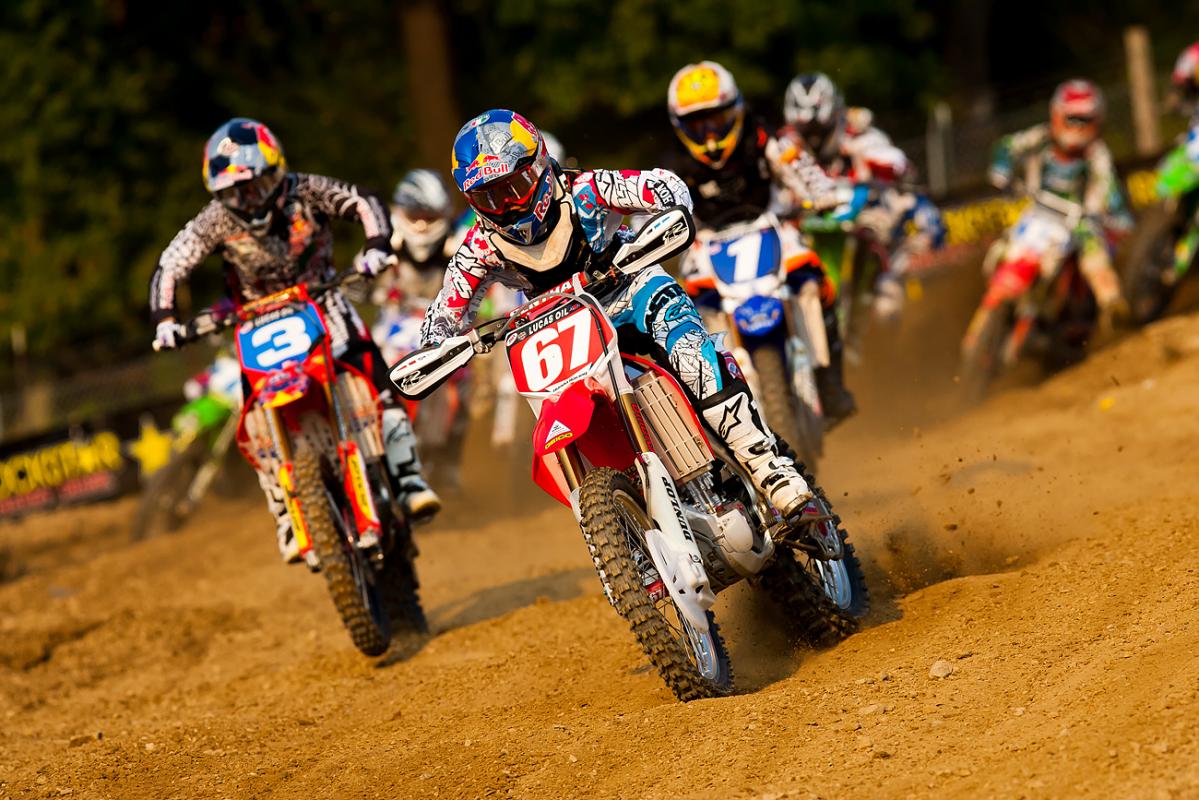 Ashley Fiolek holeshots moto 2.