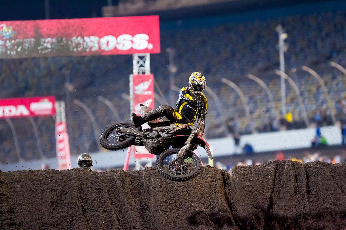 Barcia scrubbing a wall jump