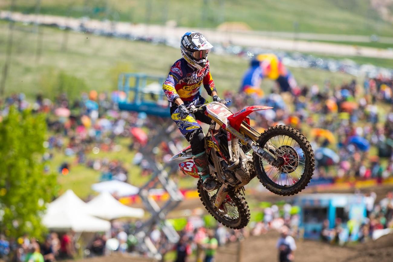 Eli Tomac Sustains Dislocated Shoulder at Thunder Valley