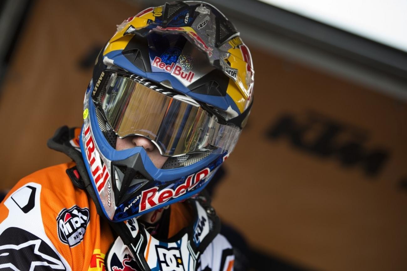 Watch: Jeffrey Herlings Back on the Bike