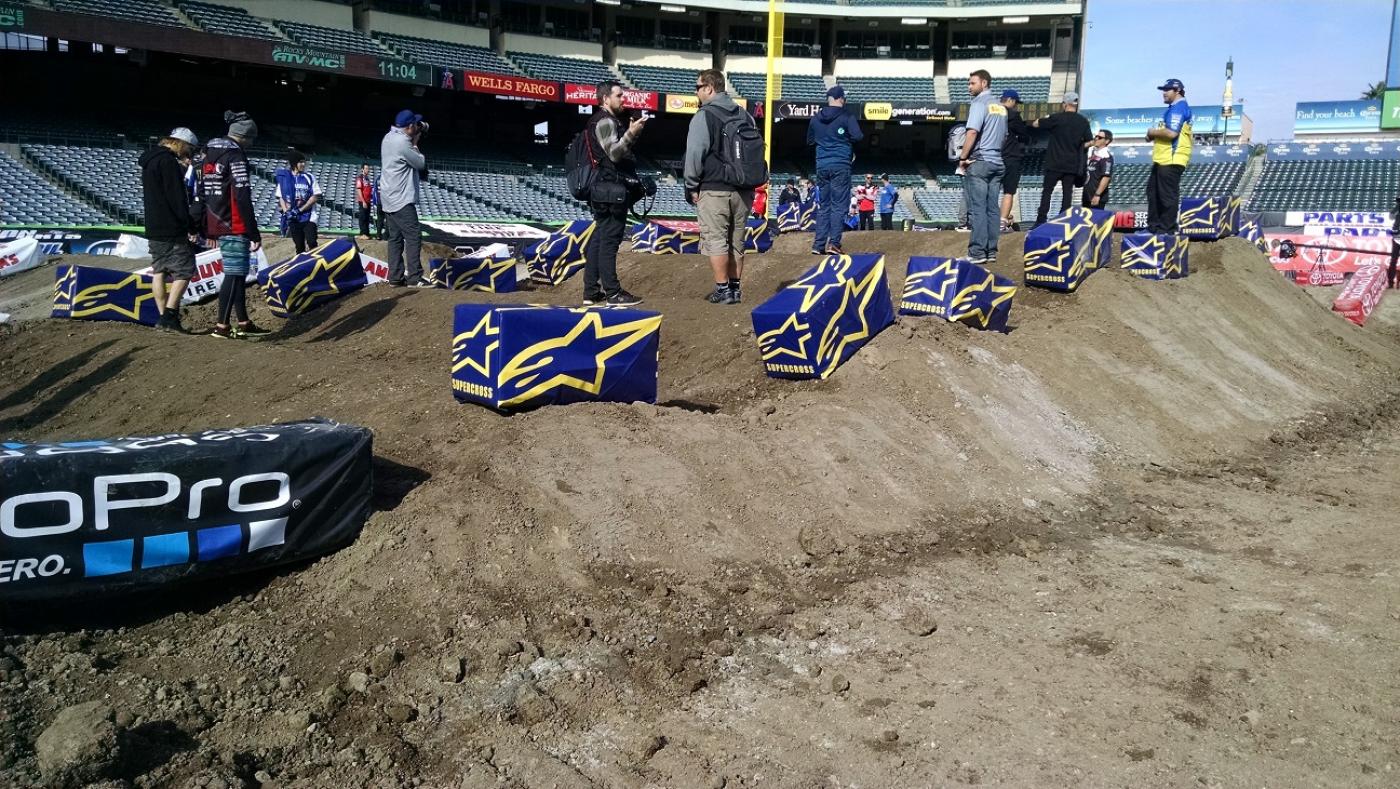 Tonight's track has a dragon's back.