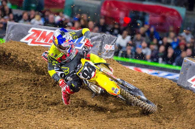 Roczen went off the track before he could fight for the SD1 win. Now he's coming in with a little momentum, and he needs it to catch Dungey in points.