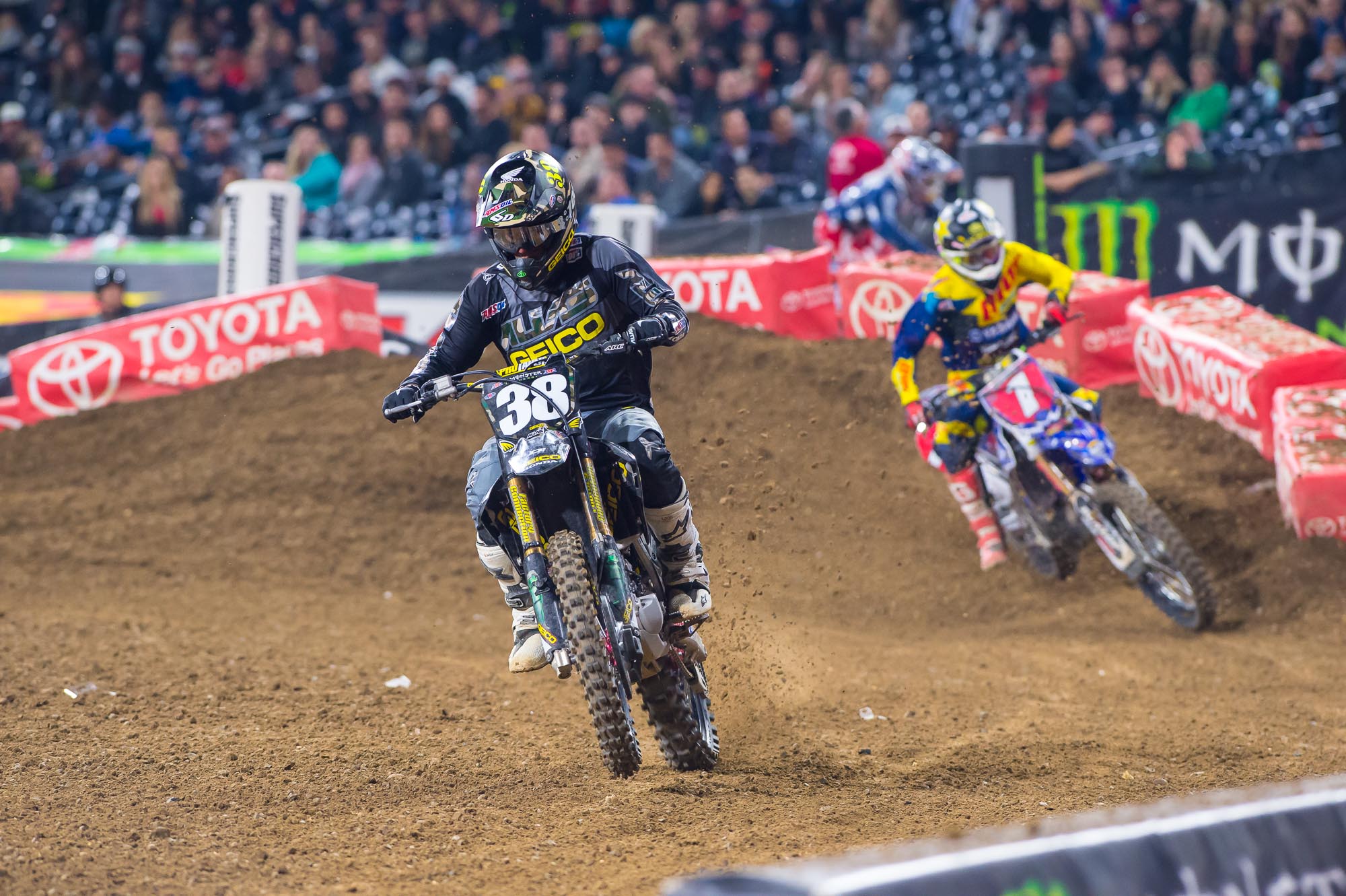 Webb got around Craig late to salvage second.