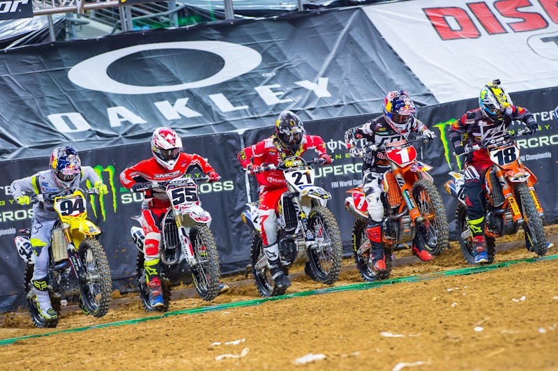 Dungey and Roczen were paired up in their heat and the main. We hope to see more battles between them, it was great racing.