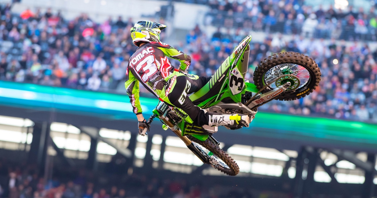 Watch Las Vegas Qualifying Supercross Racer X