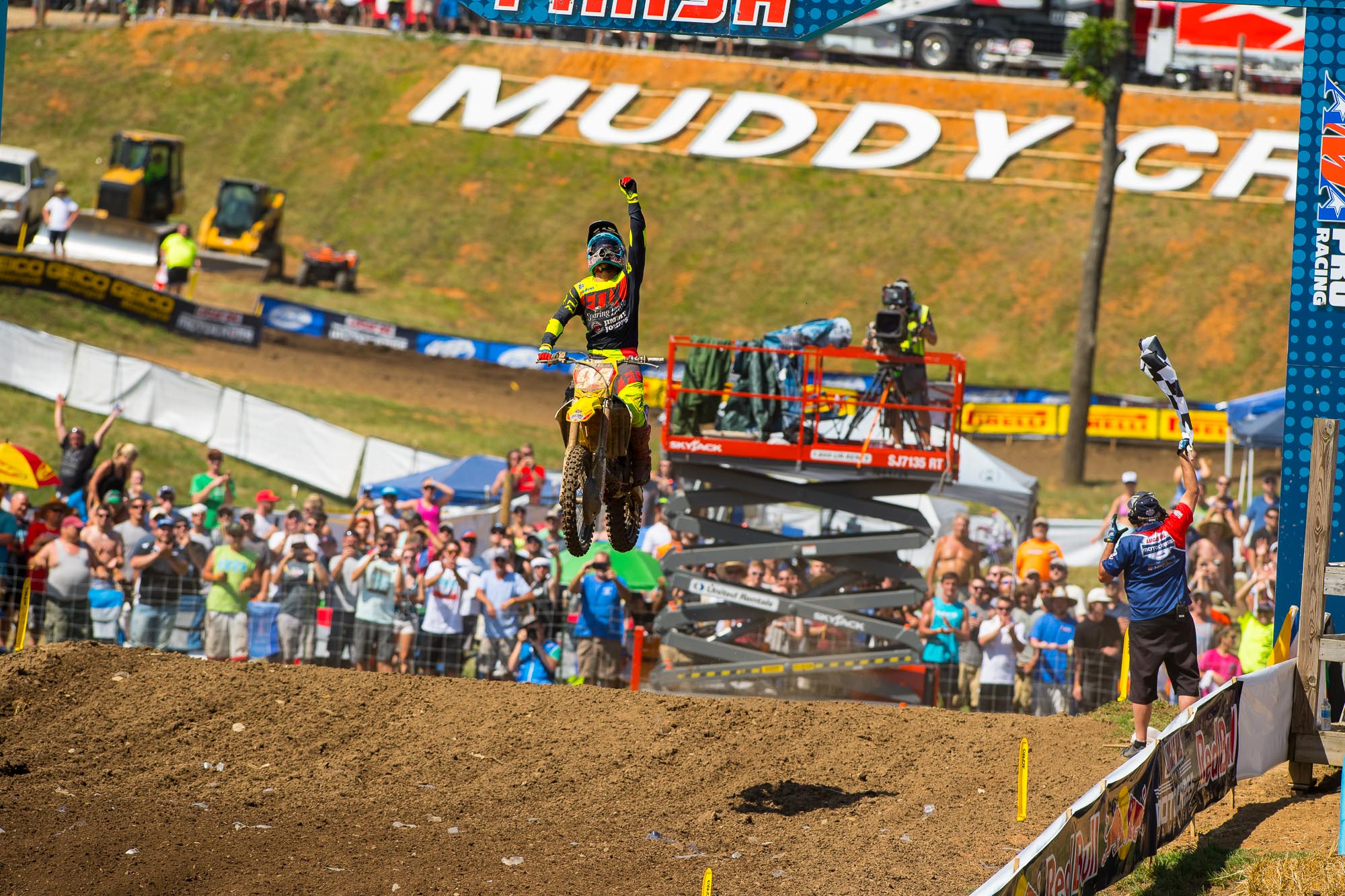 Roczen held up under pressure to win it.