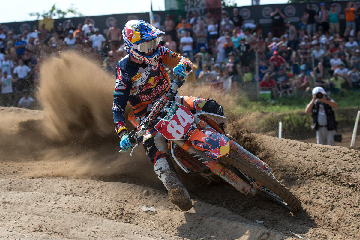 Herlings has won every MX2 overall in 2016.