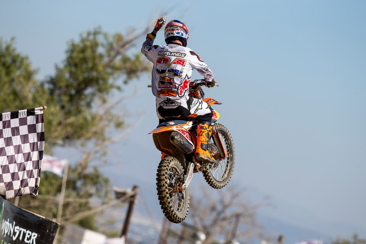 Jefffrey Herlings ended his MX2 career with a 1-1 performance.