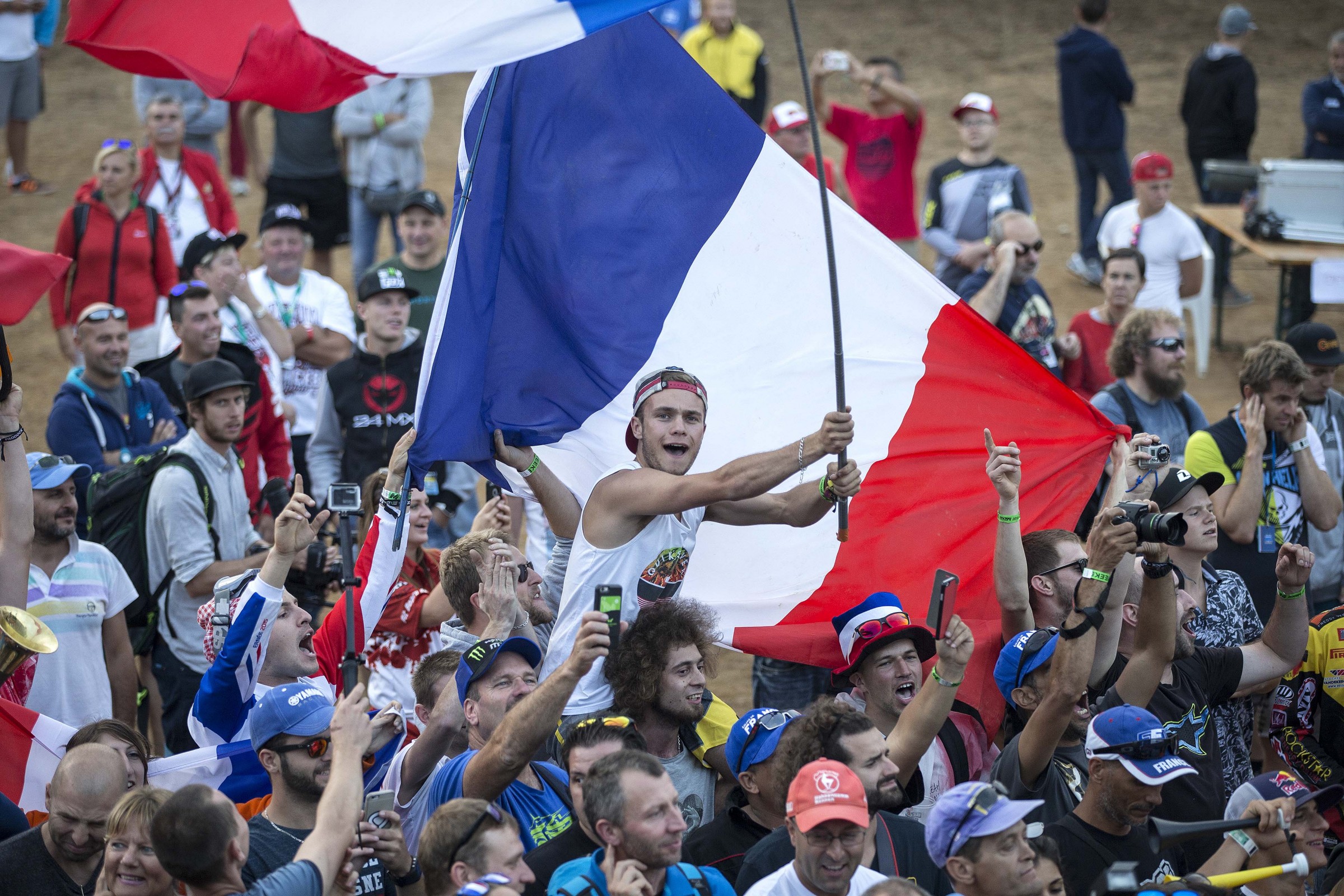 Fans_France_MXoN_2016_49X1625