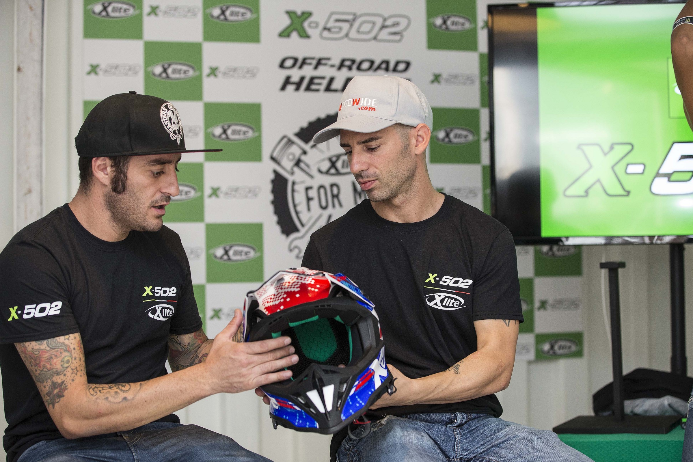 Melandri_Xlite_helmets_MXoN_2016_RX_0037