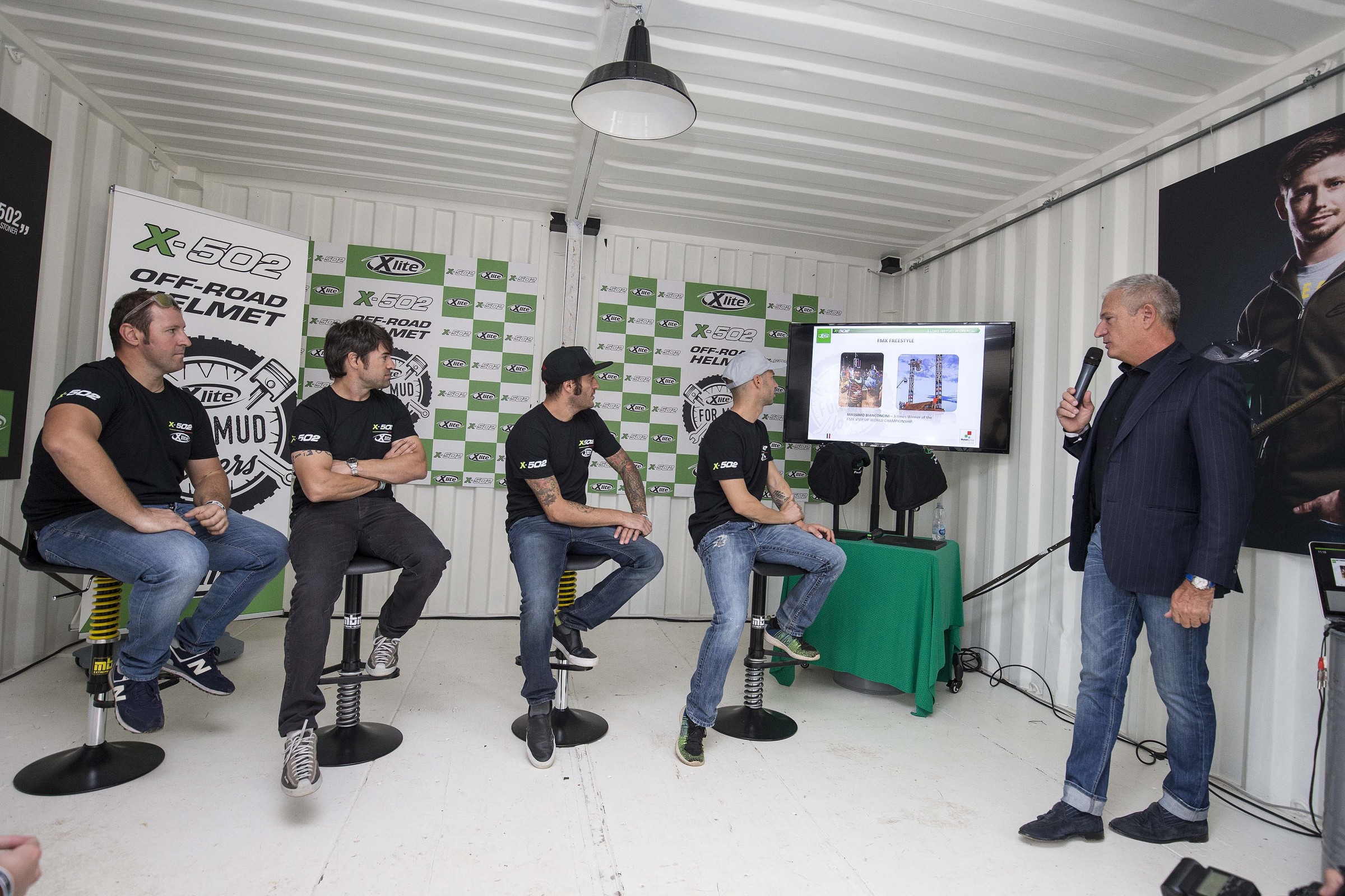 Melandri_Xlite_helmets_MXoN_2016_49X0019