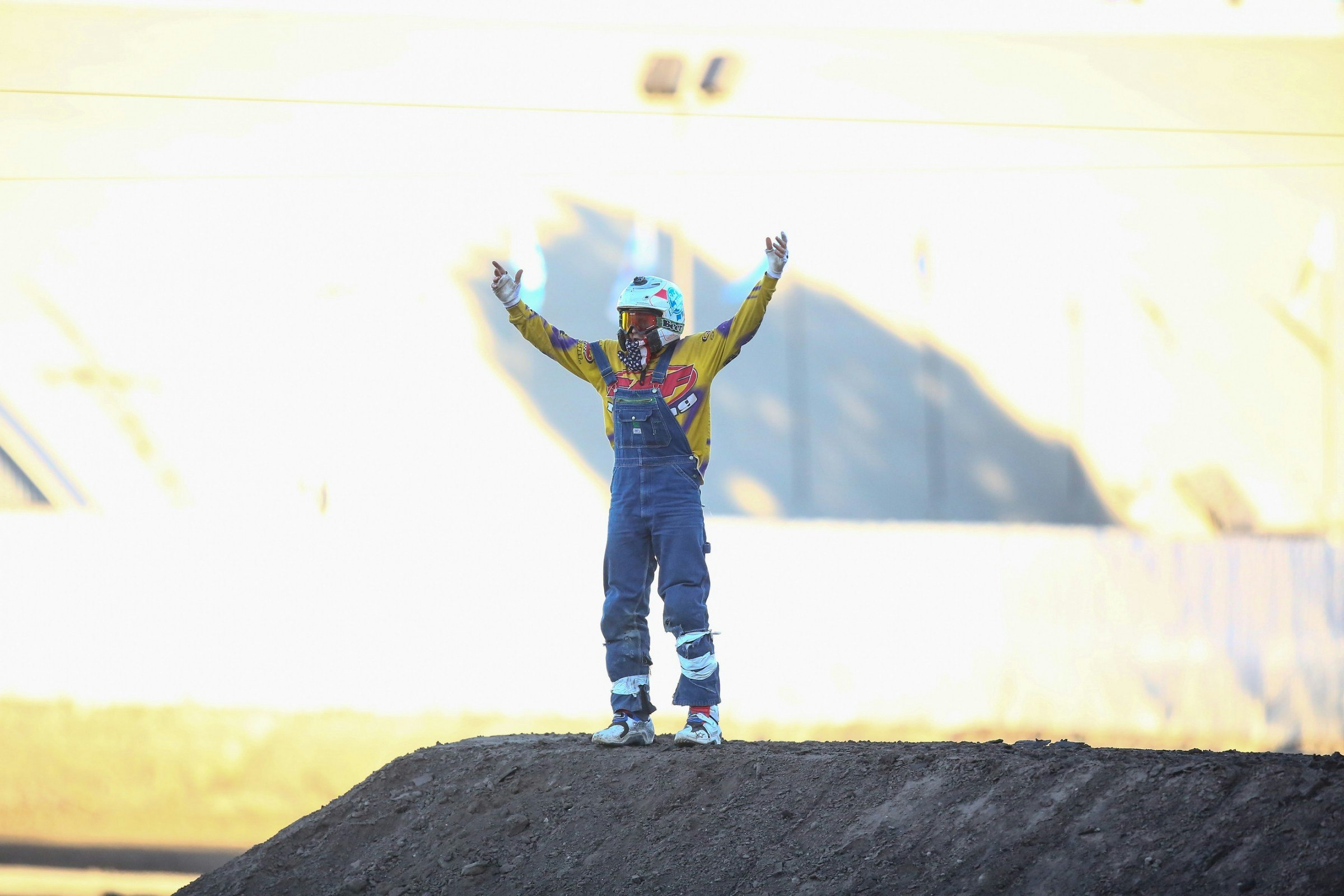 Follow Ronnie Mac's Day at Red Bull Straight Rhythm