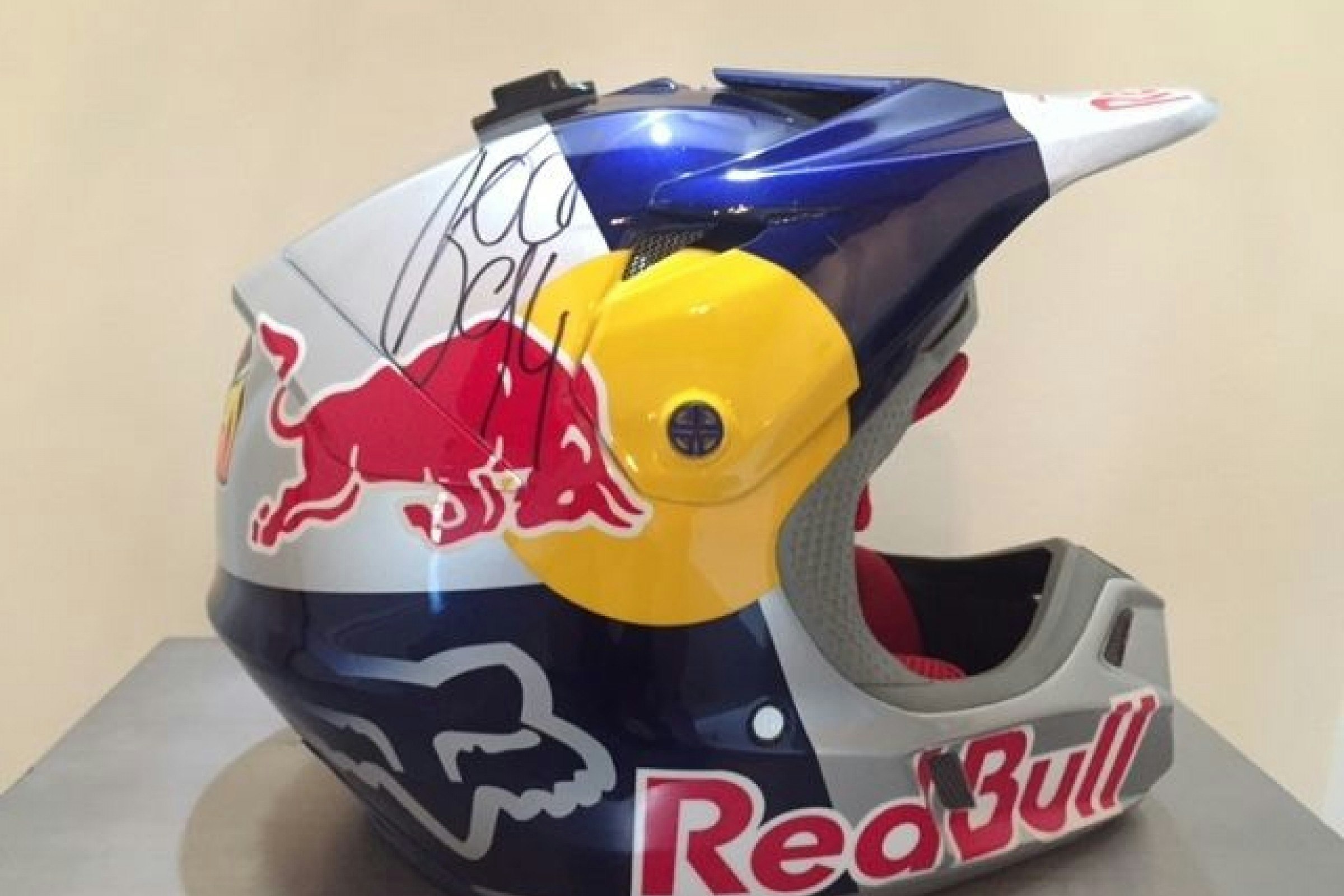 Road 2 Recovery's Holiday eBay Auction