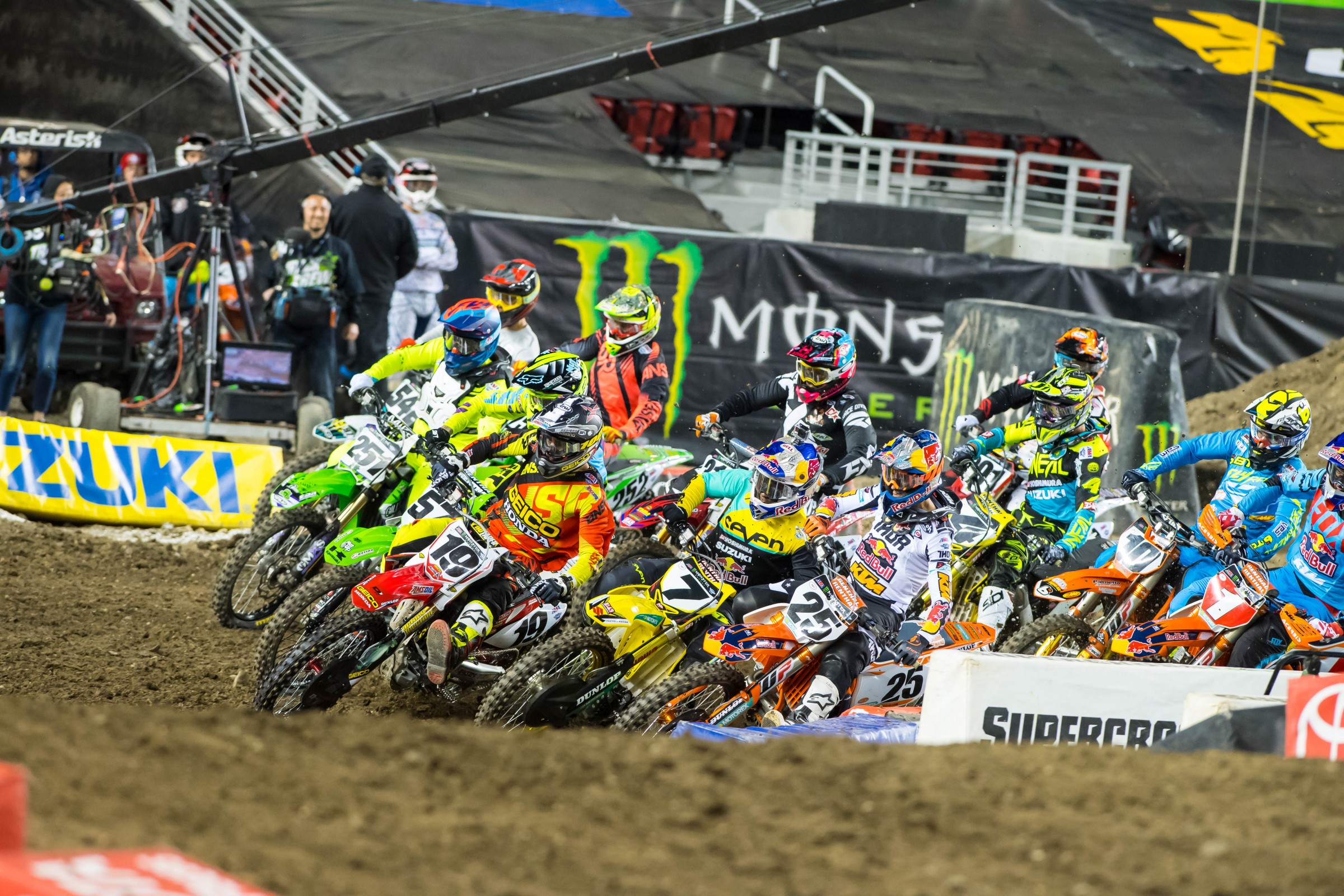 From start to finish, the 450SX Santa Clara main event took 14 minutes 38 seconds.