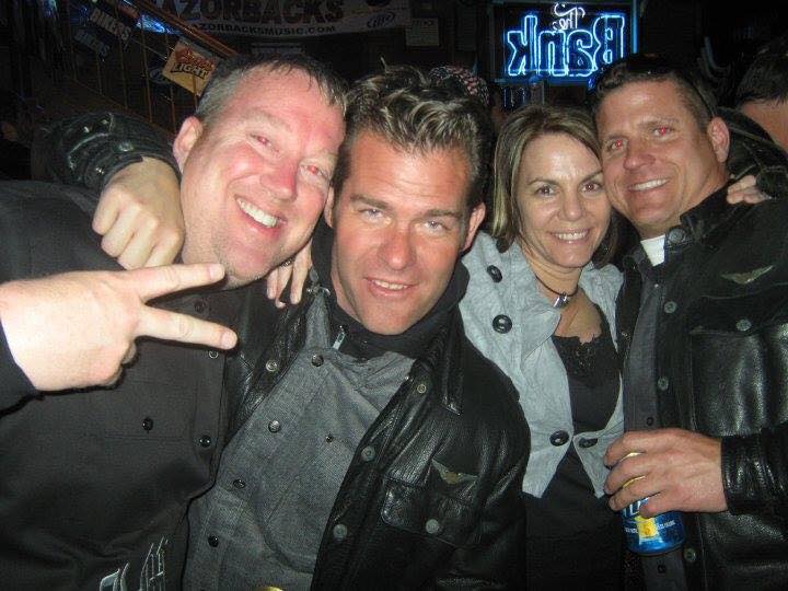 Mike McDonald (center)