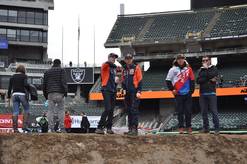 Ryan Dungey with mechanic, Carlos Rivera.