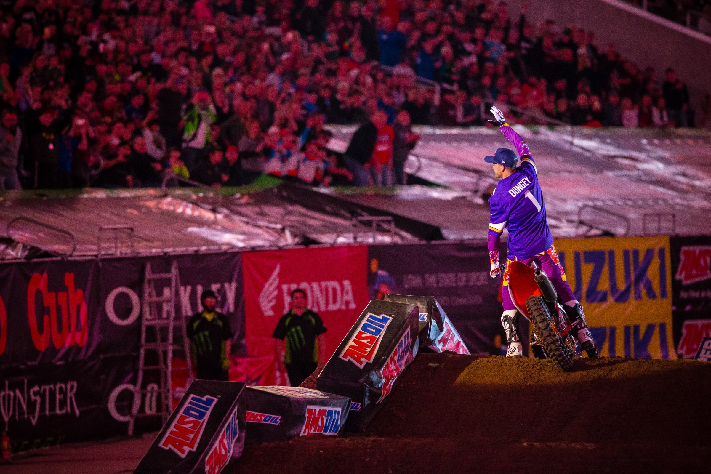 The hometown crowd couldn't get Dungey out of his