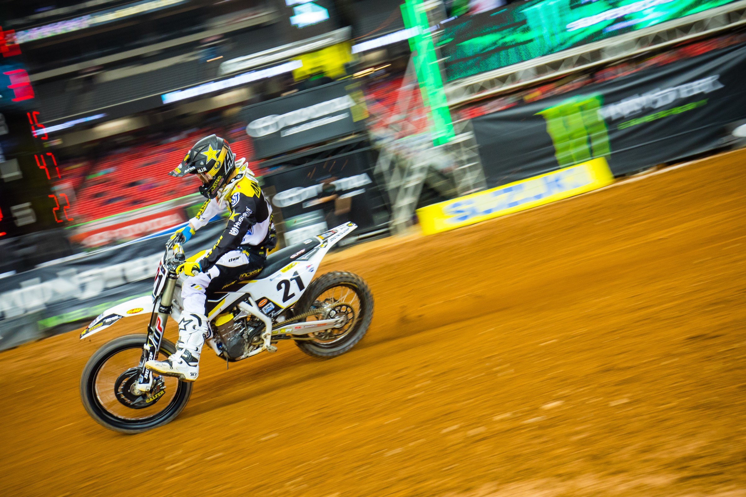 Anderson was in 11th place after the first lap.