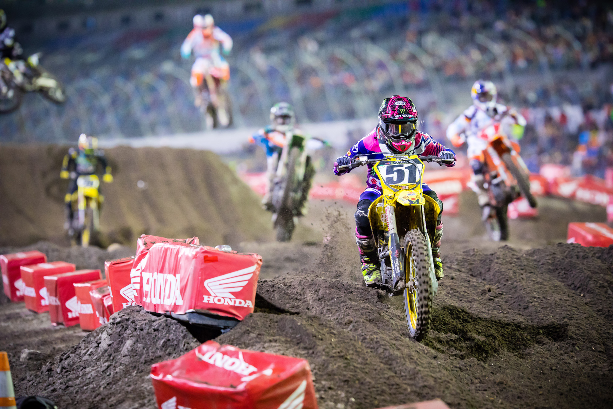 Barcia rounded the first lap in 16th place.