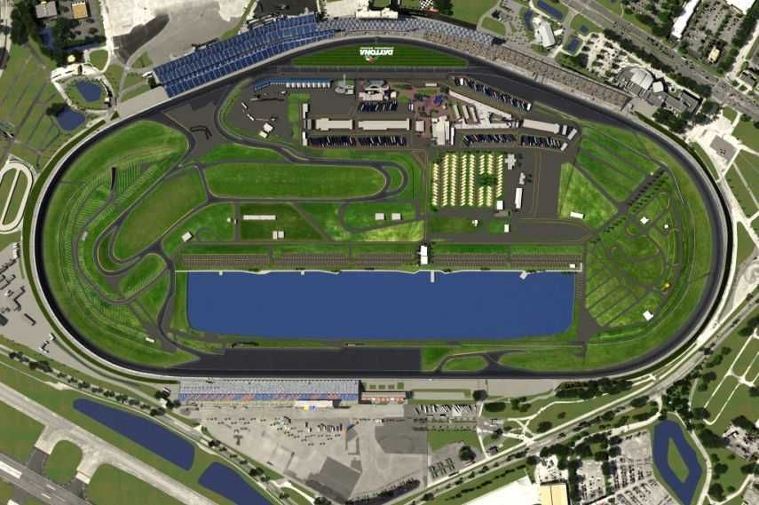 That little sliver of grass at the top is all RC has to work with.