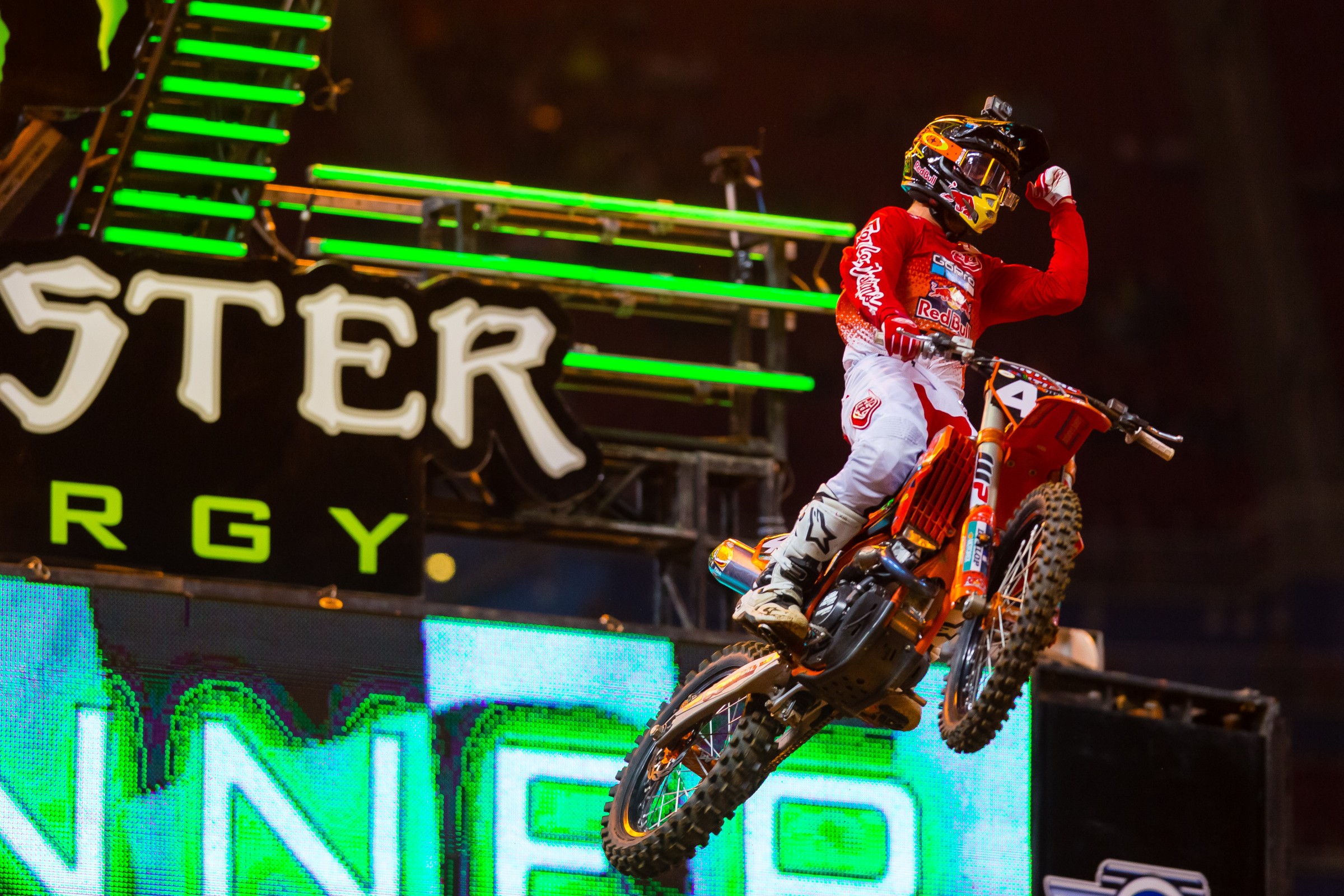 Smith has two wins in a row and sits just six points behind Savatgy in the points.