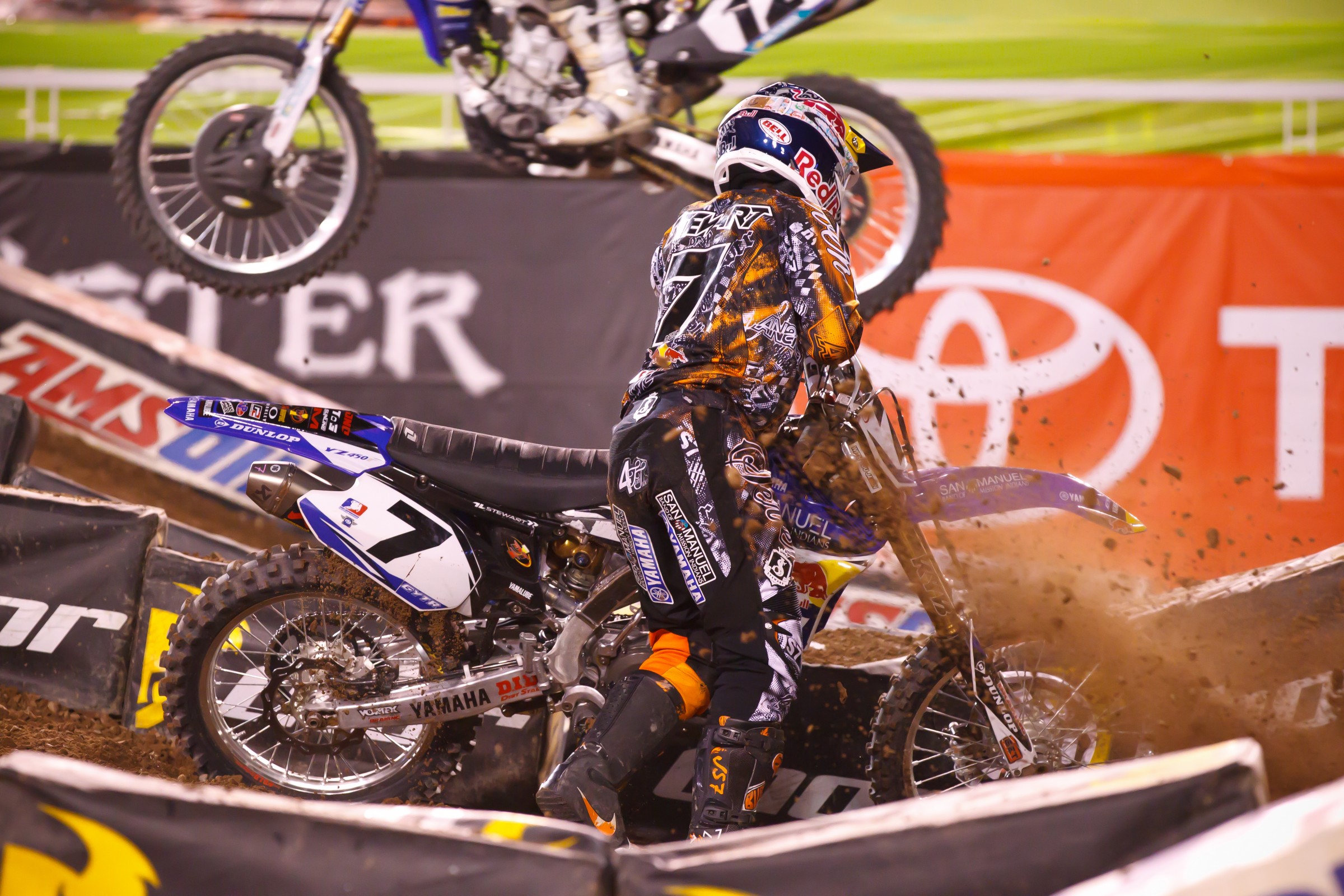 Stewart finished the race in 10th, scoring 11 points.