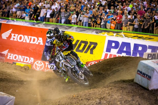 Anderson (21) and Reed had a battle for third raging just behind the Tomac and Dungey drama ahead.