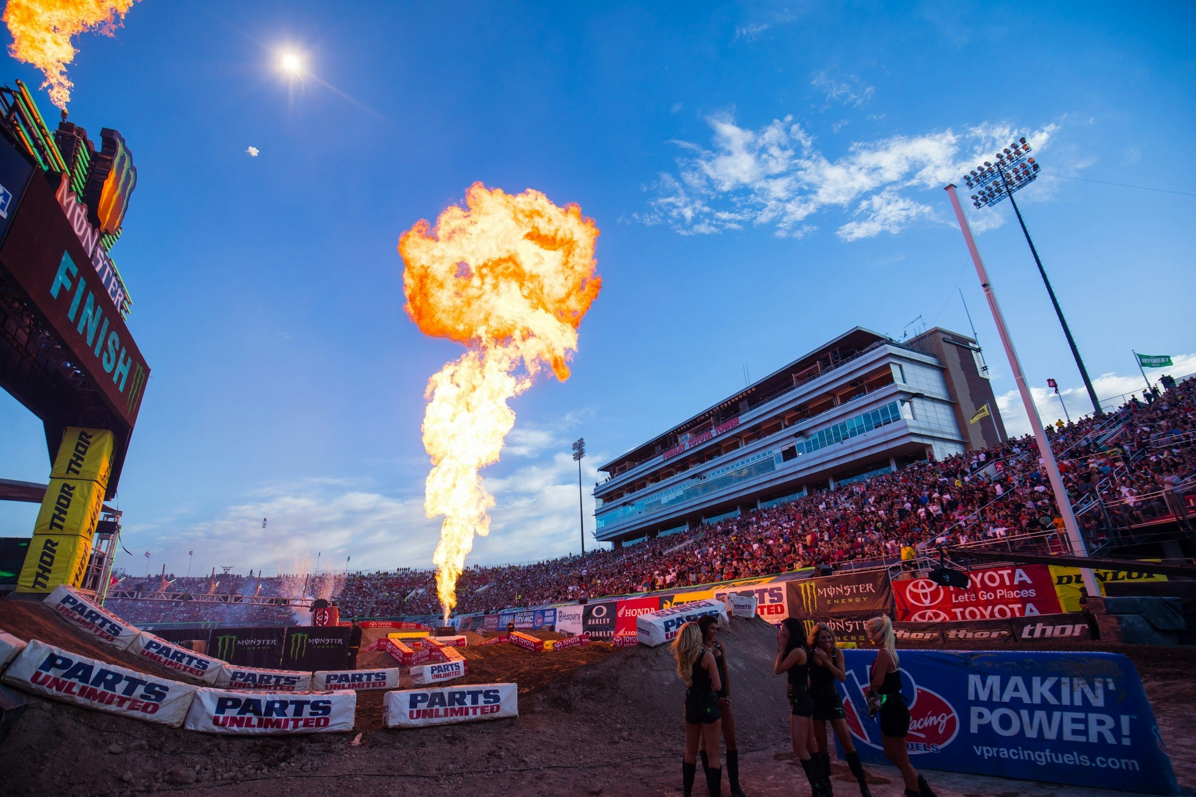 Jim Ross Calls the Monster Energy Supercross Finals Highlights