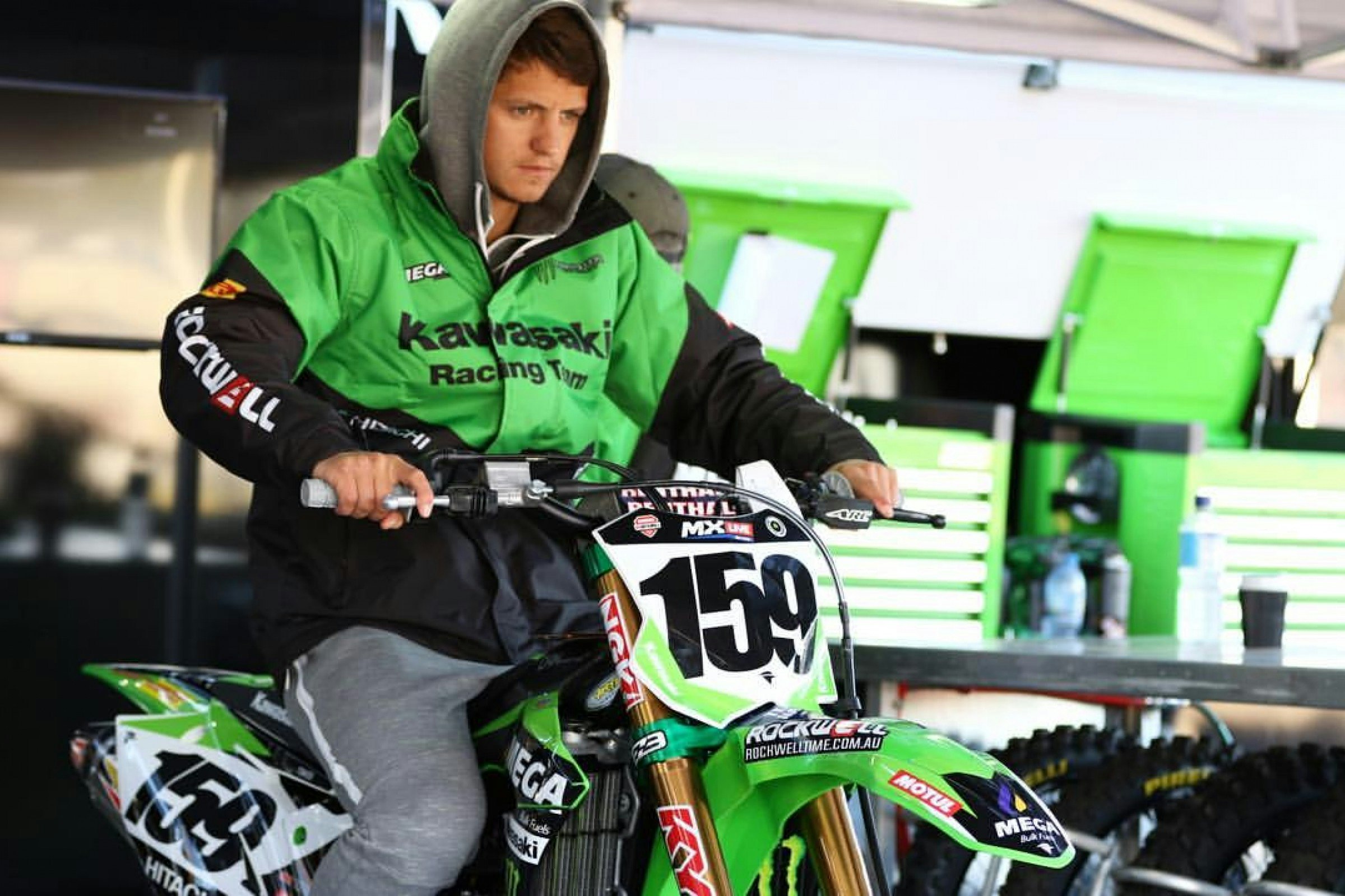 Kawasaki, Aleksandr Tonkov Split After Five Rounds