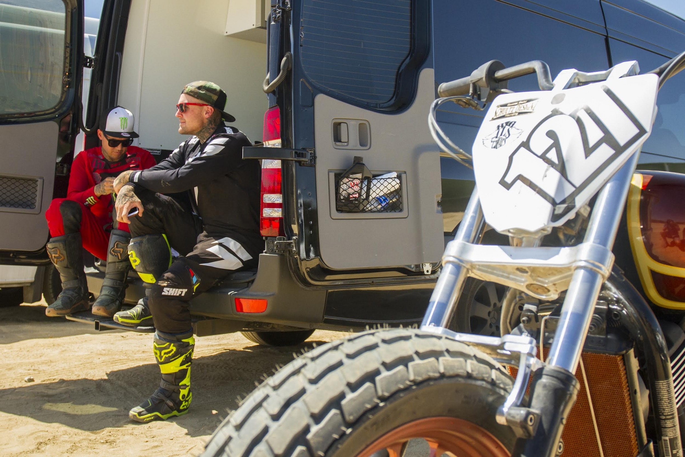 Racer X Films: Flat Tracking with Twitch and Buddy Suttle