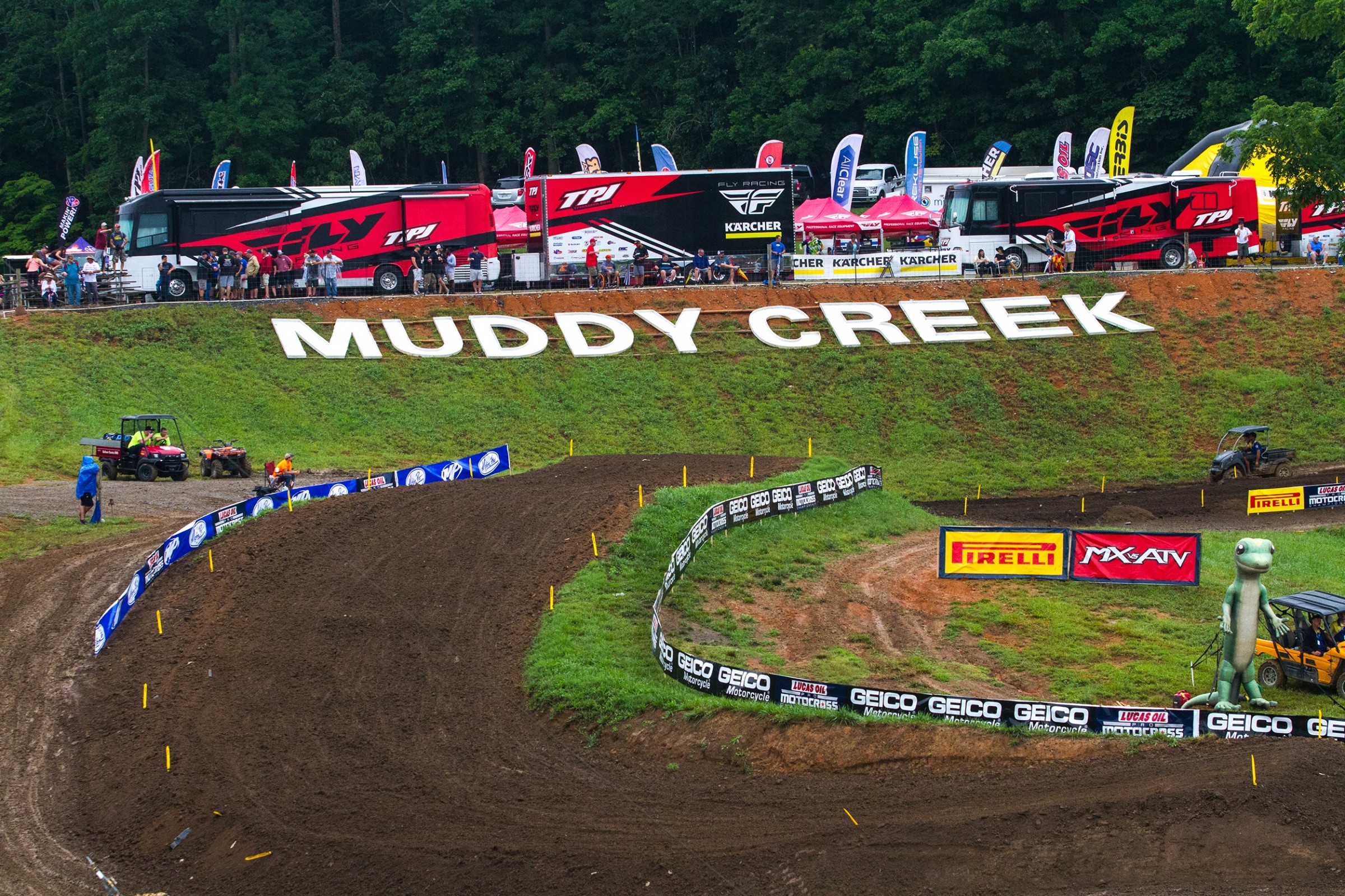 Racer X Films: Best Post-Race Show Ever, Muddy Creek