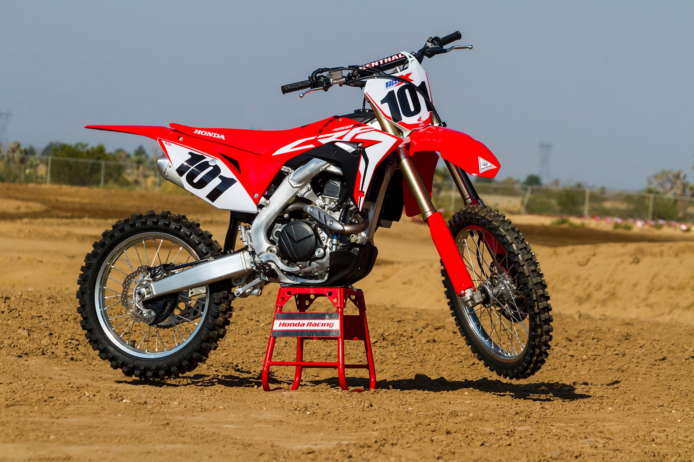 Racer X Films: 2018 Honda CRF450R Intro