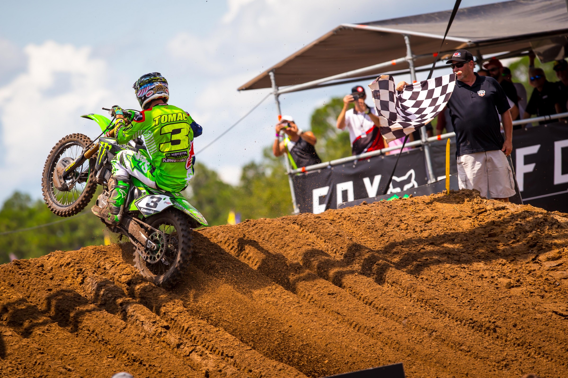 Tomac made drastic changes after struggling during Saturday's qualifying race.