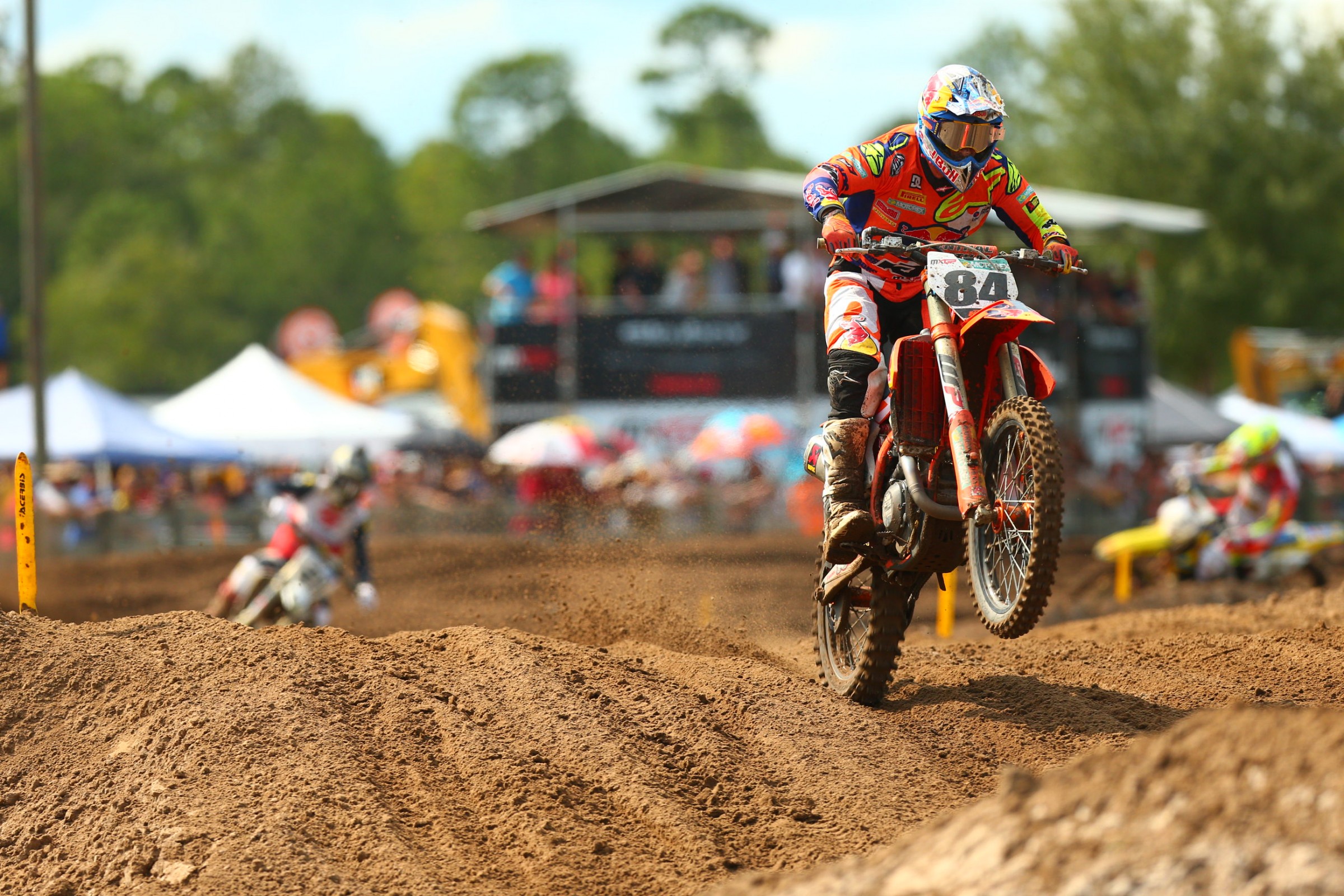 Herlings won the second moto by 15.990 seconds over Cairoli.