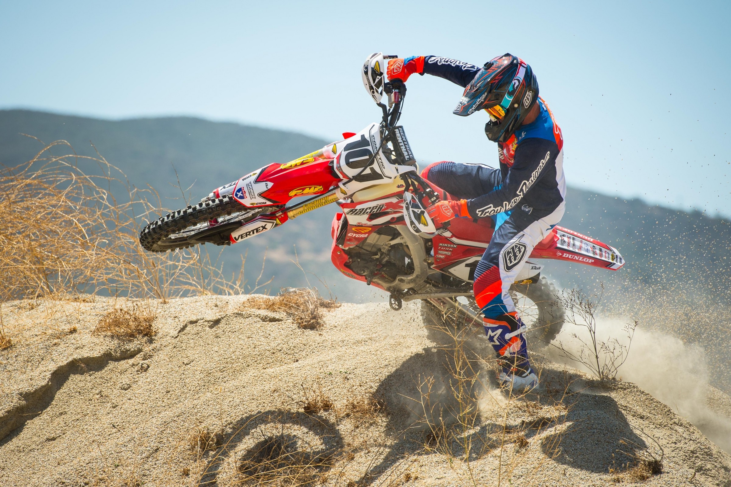 Racer X Films: 2018 Honda CRF450RX