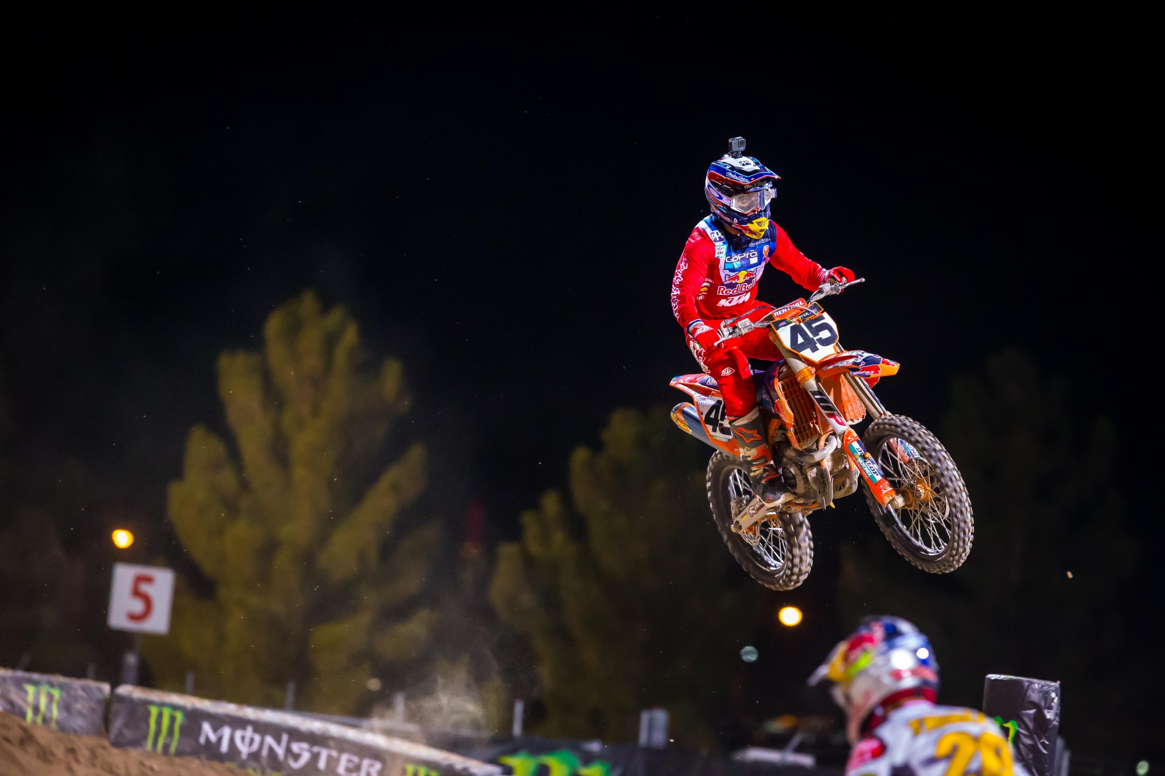 Smith jumped up to the 450 for the weekend and finished a solid fifth overall.