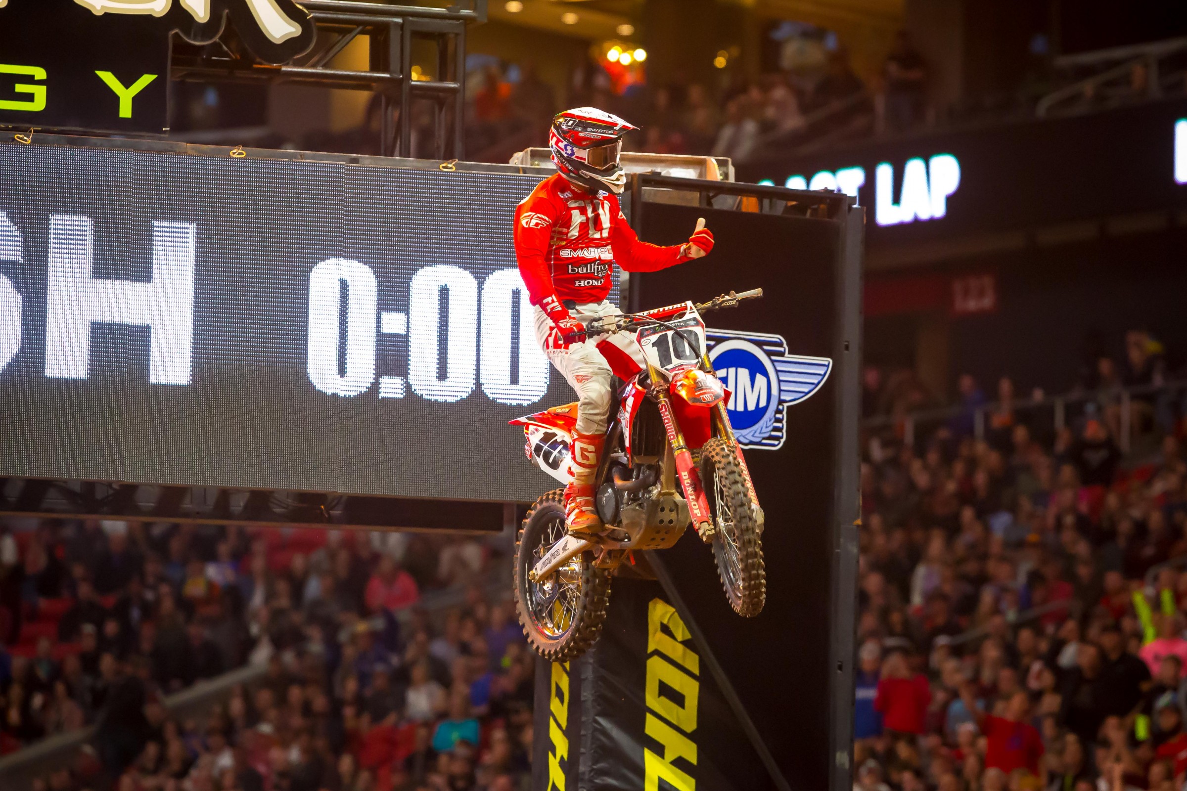 Justin Brayton won the first main event of the night on his SmarTop Bullfrog Spas Honda.