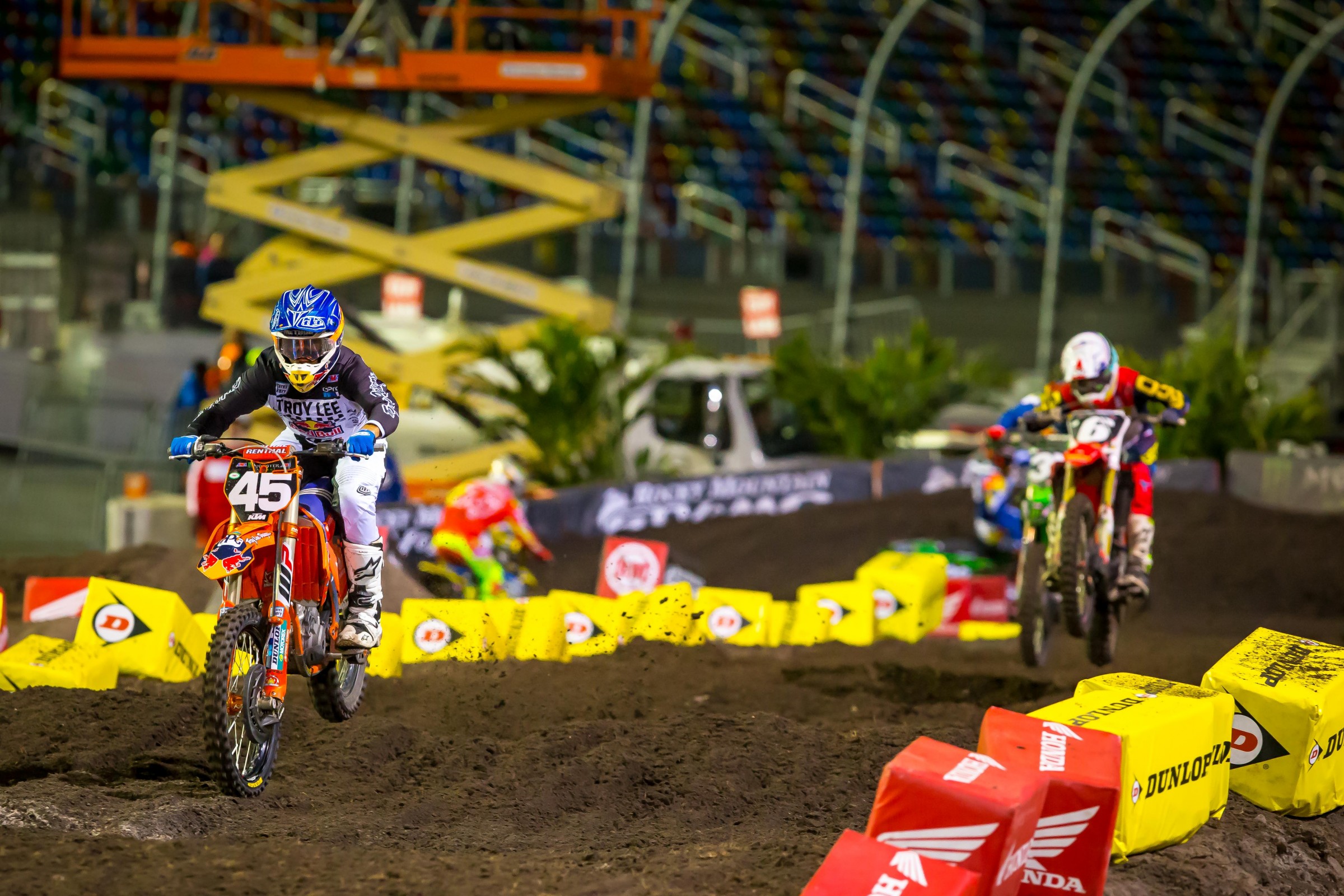 Martin (6) took second place behind Smith (45) at the end of the night.