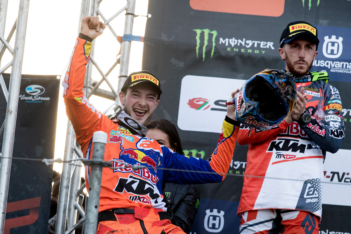 Herlings (left) placed first for the second week in a row over teammate Cairoli (right).
