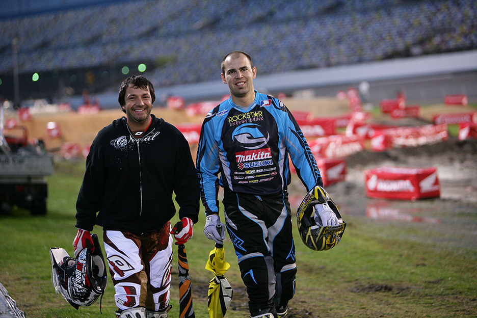 Sorby (left) at the 2008 Daytona Supercross.