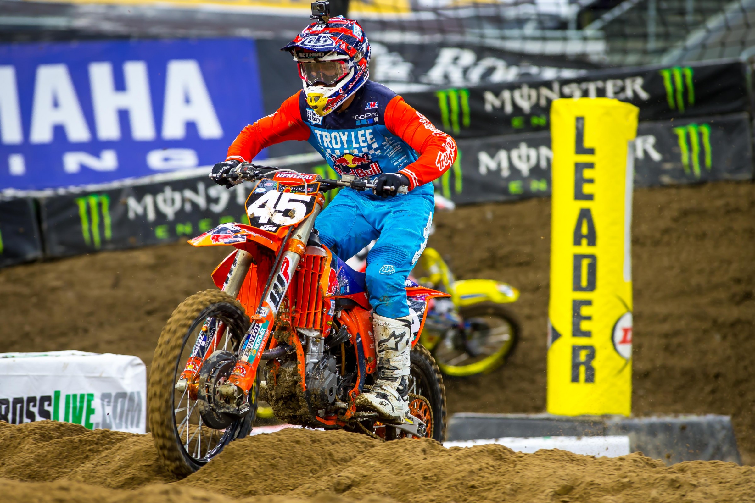 Smith is 12 points behind Osborne in points standings.