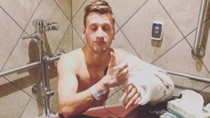Pro perk: recovery room with your own crapper. And pain meds. Lots of them.