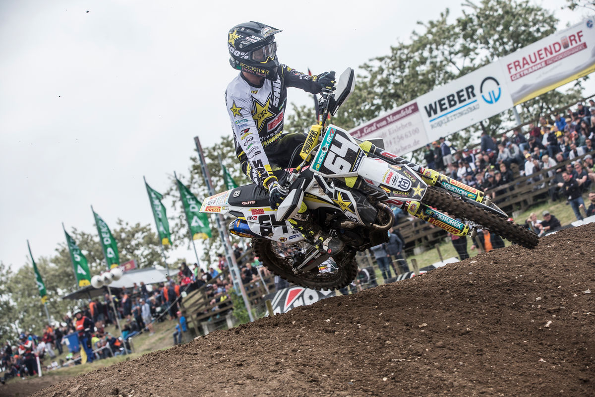 Racing with a knee injury, Covington went 13-17 for 16th overall.
