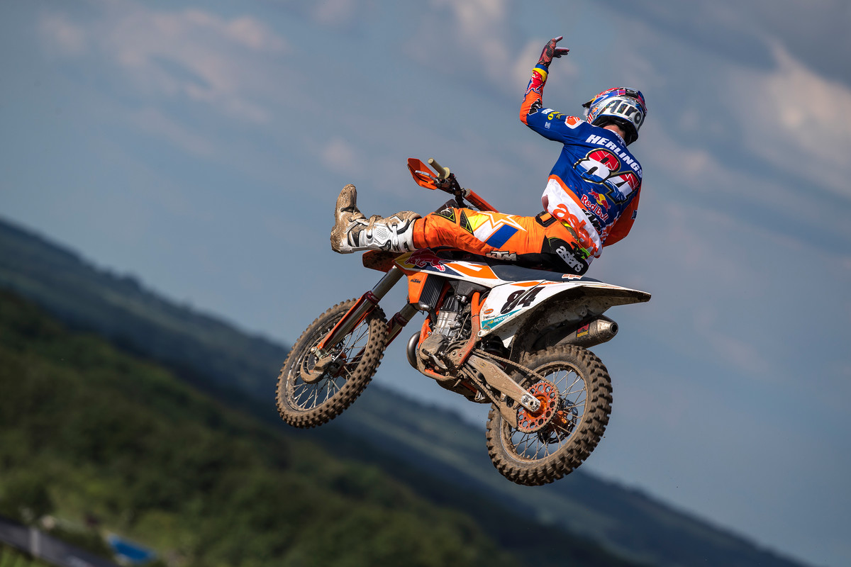 Herlings took his seventh win of the season in nine rounds.