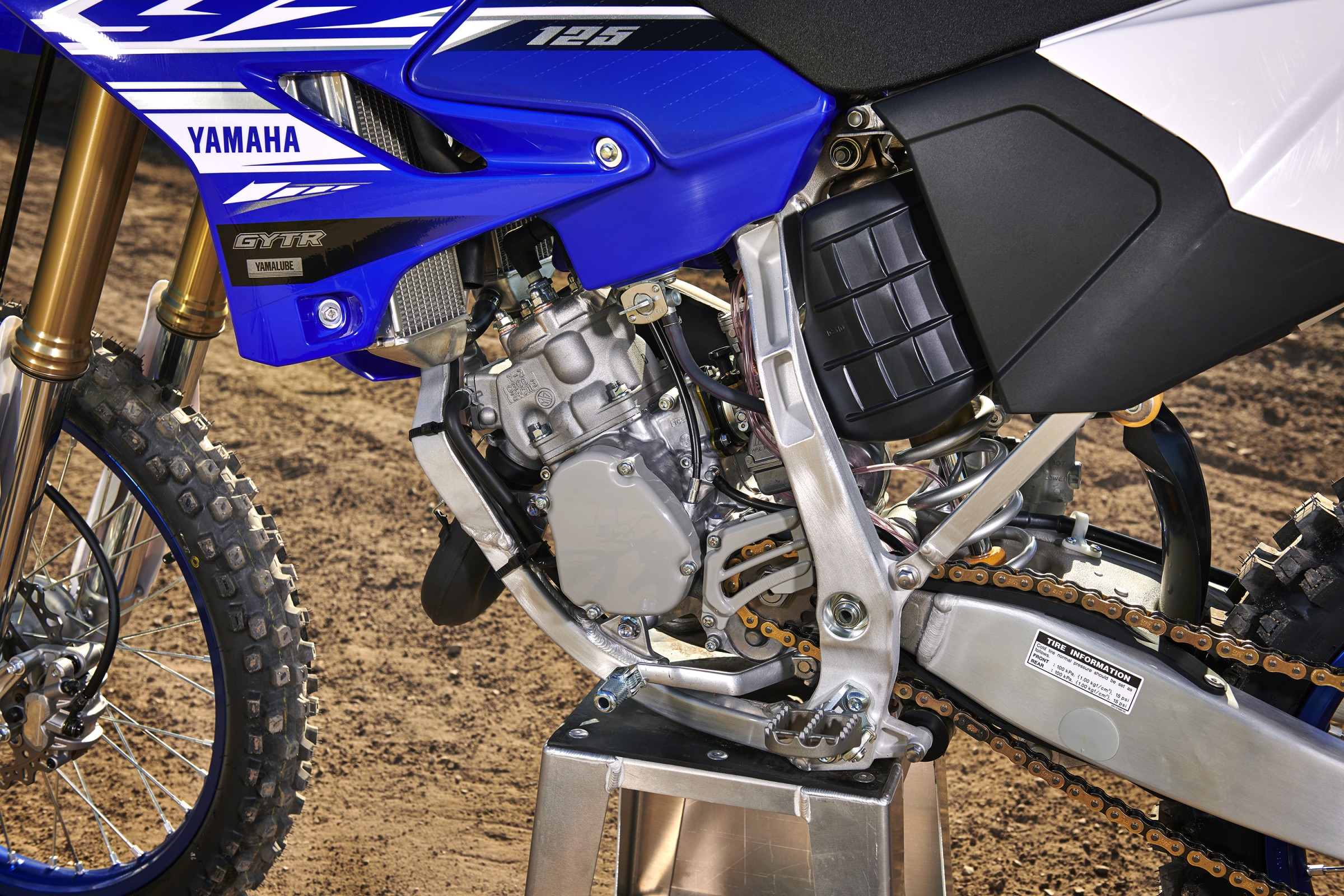 19_YZ125_TeamYamahaBlue_D03