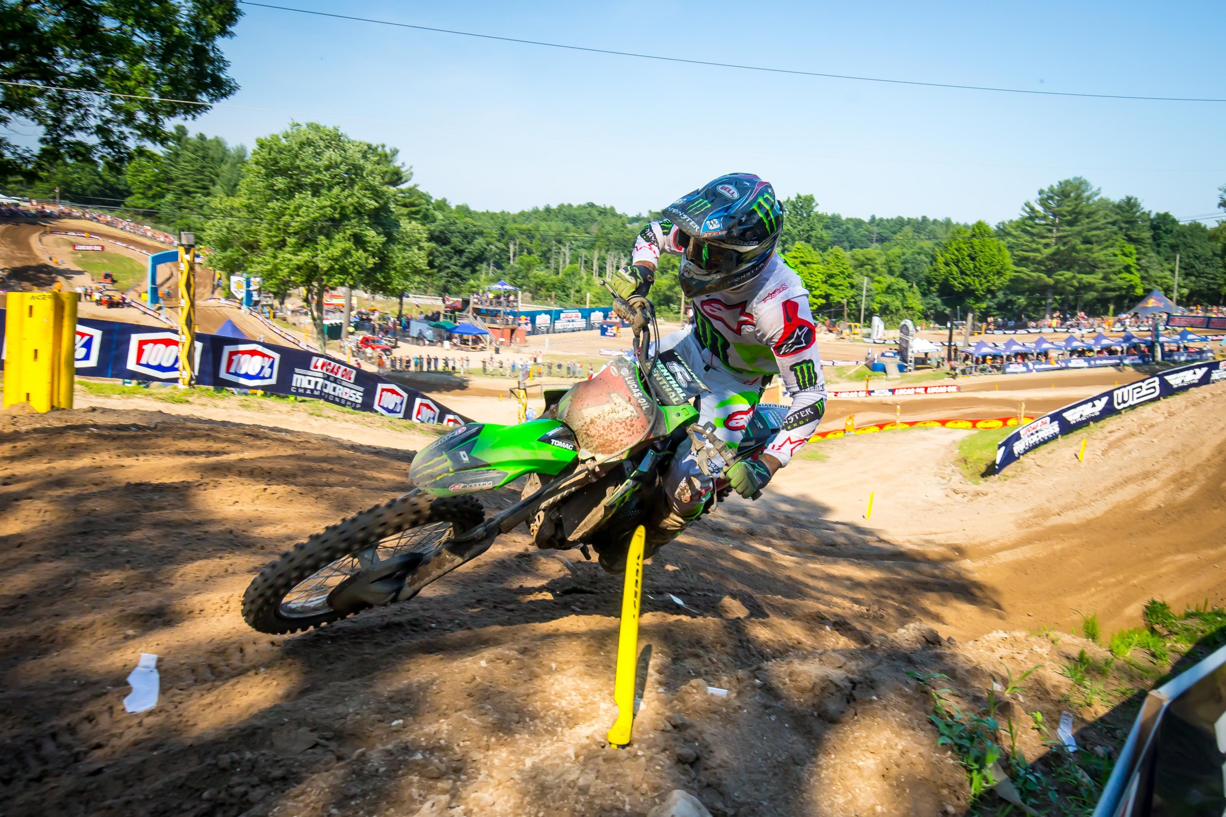 Tomac sits 32 points ahead in championship standings.