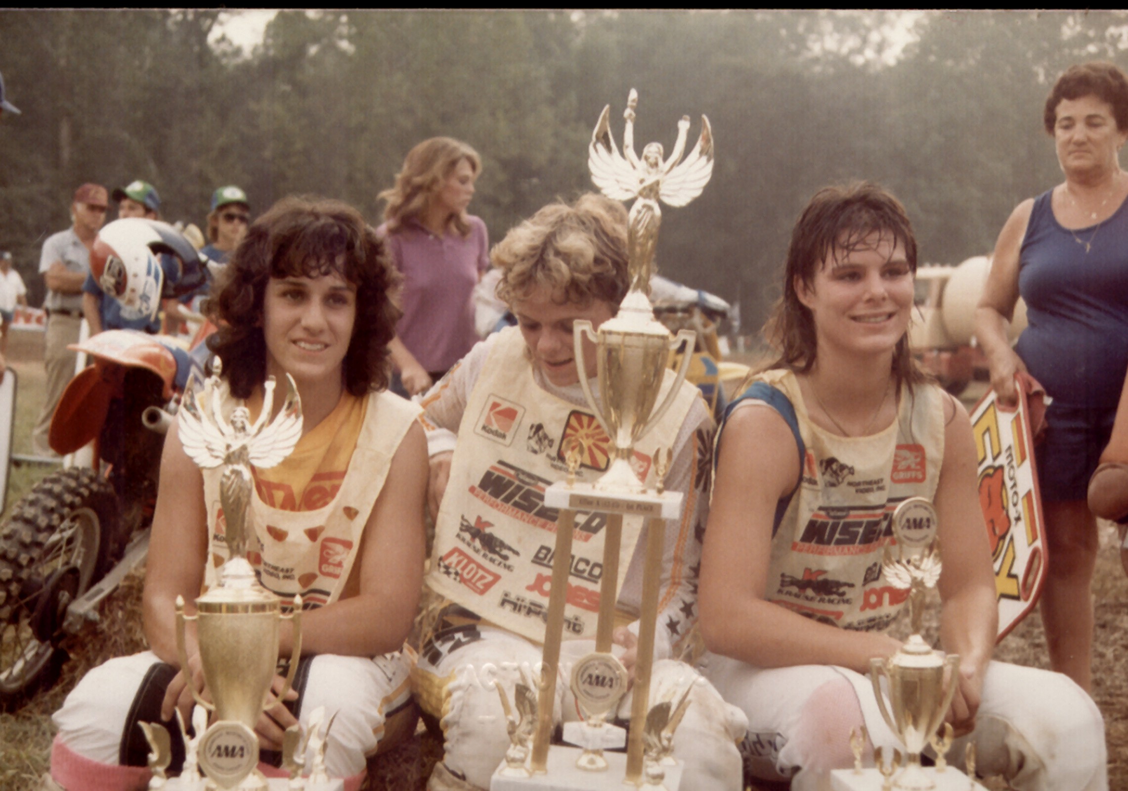 Mercedes (left) at Loretta Lynn's.